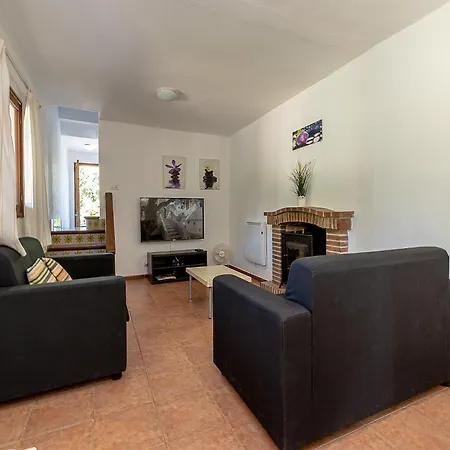 Villa In With Shared Pool Pollenca