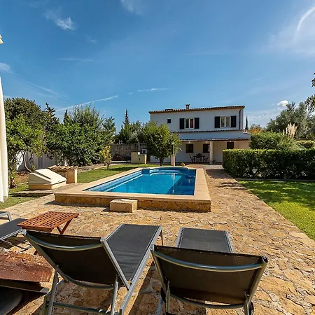 Villa In With Shared Pool *